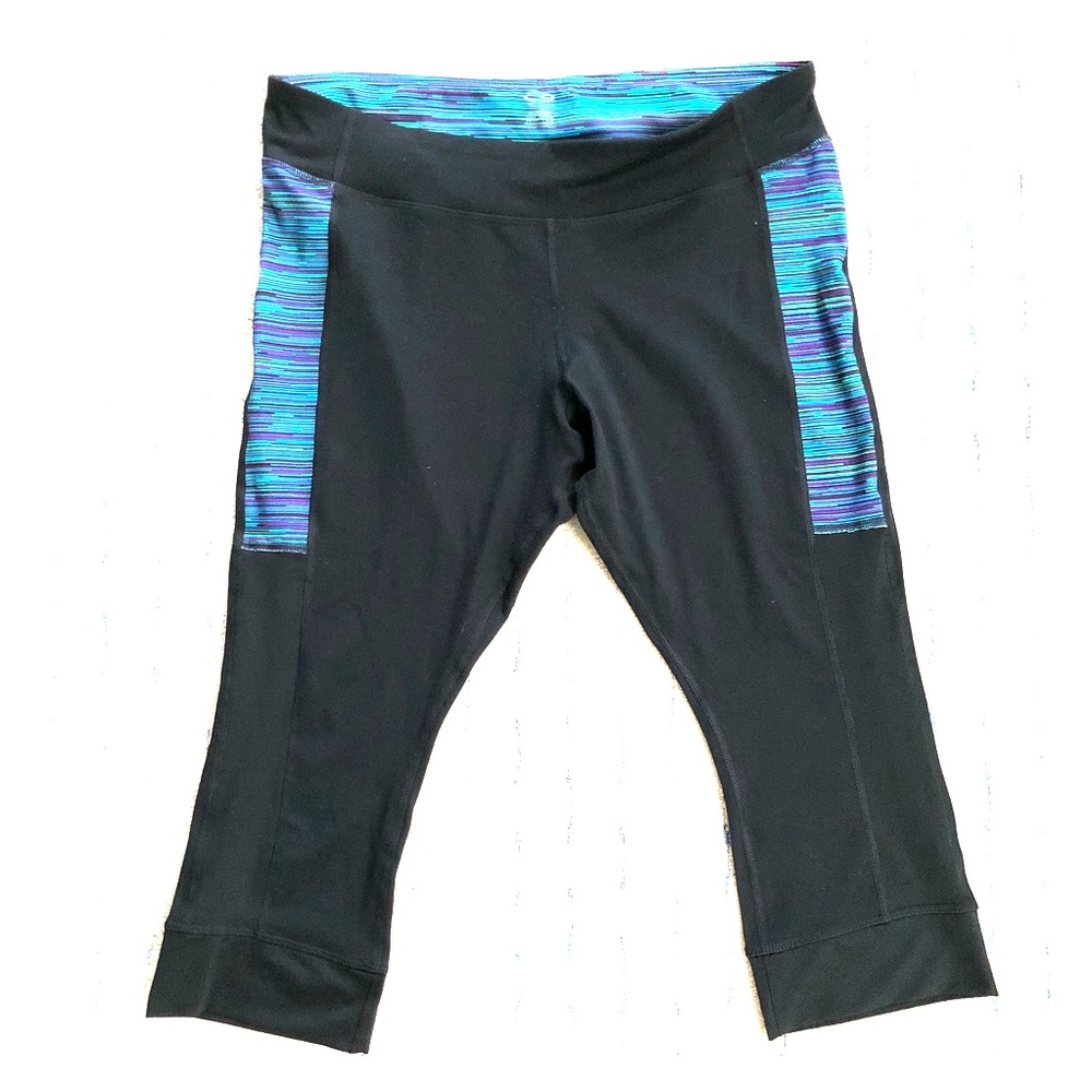 C9 cropped legging (just below knee)
